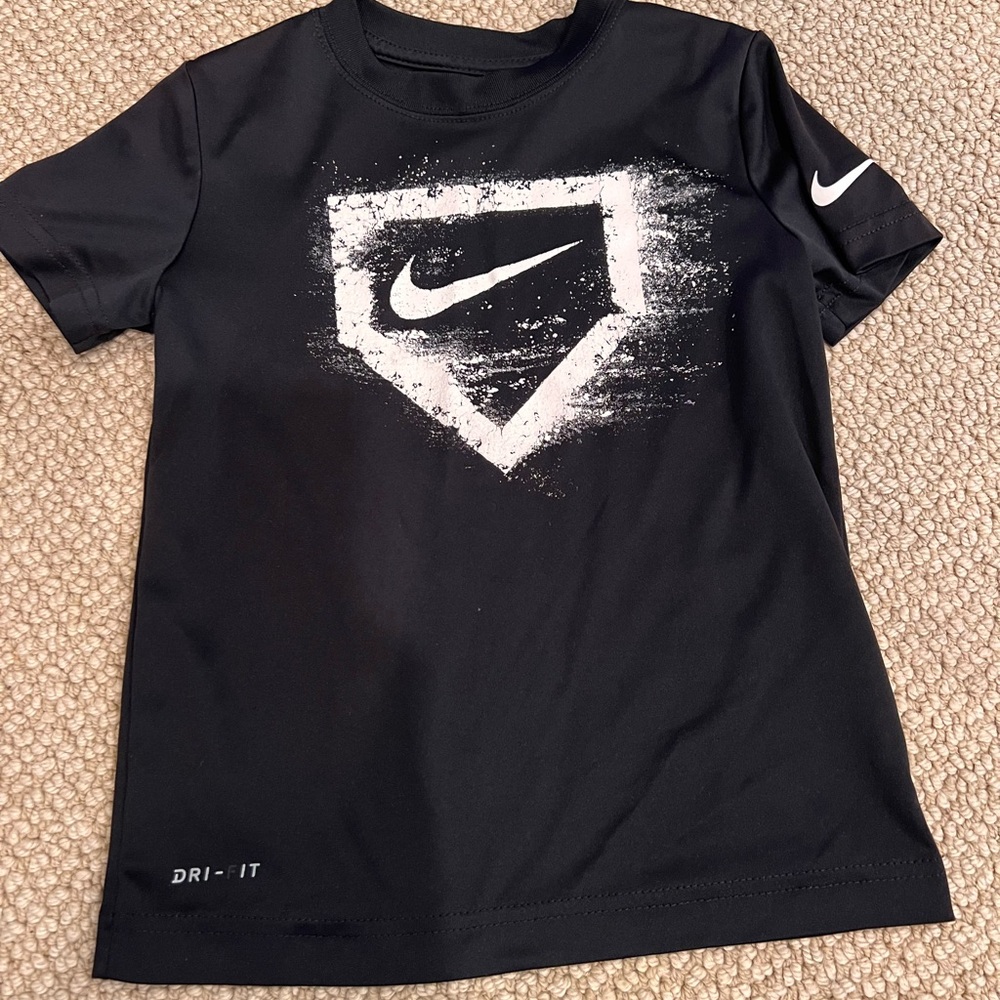 Nike Black and White Short Sleeve Tees